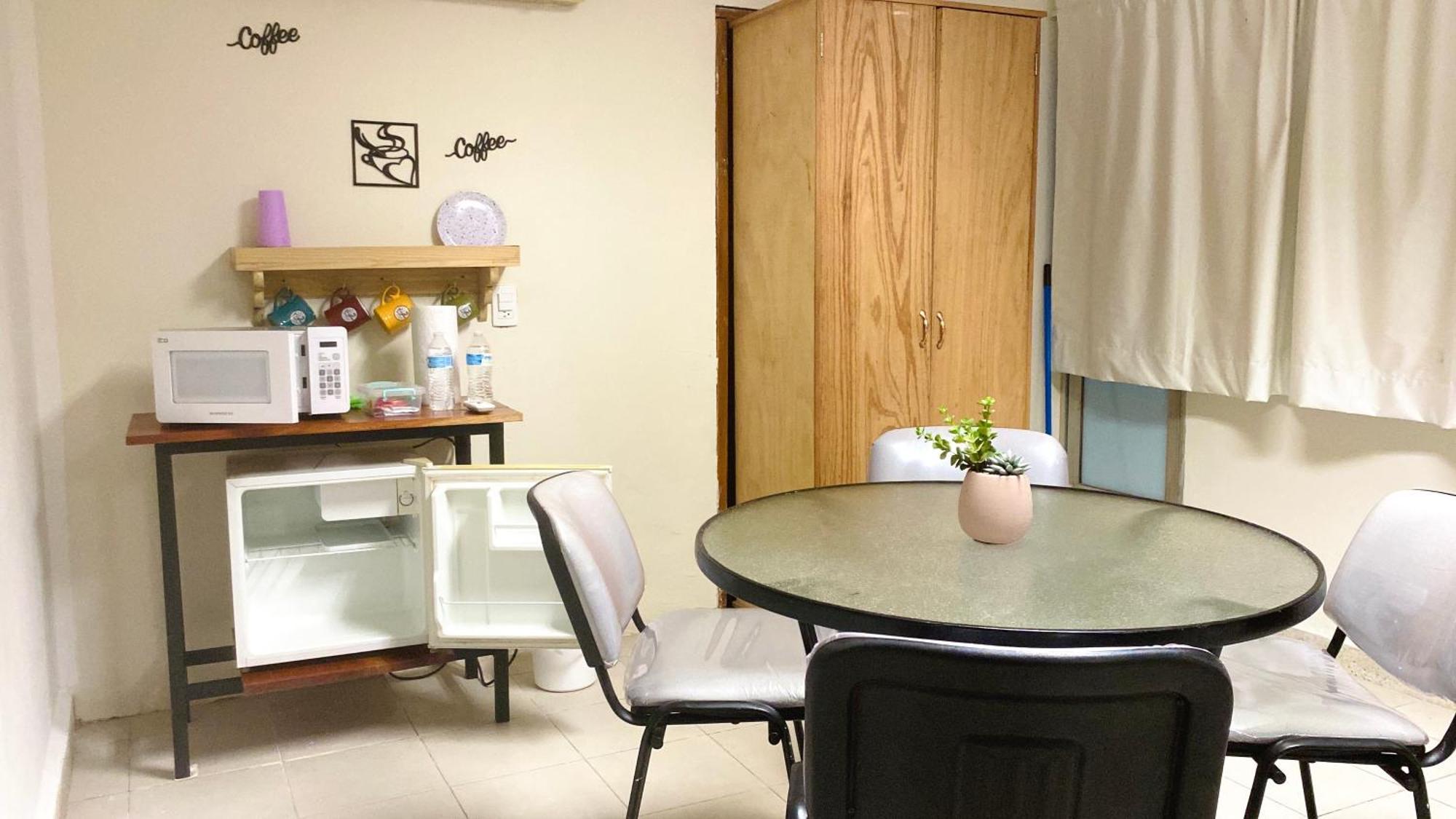 Hospedaje Aldana - Habitacion L E R D O En Zona Centro Tuxpan  Eksteriør billede