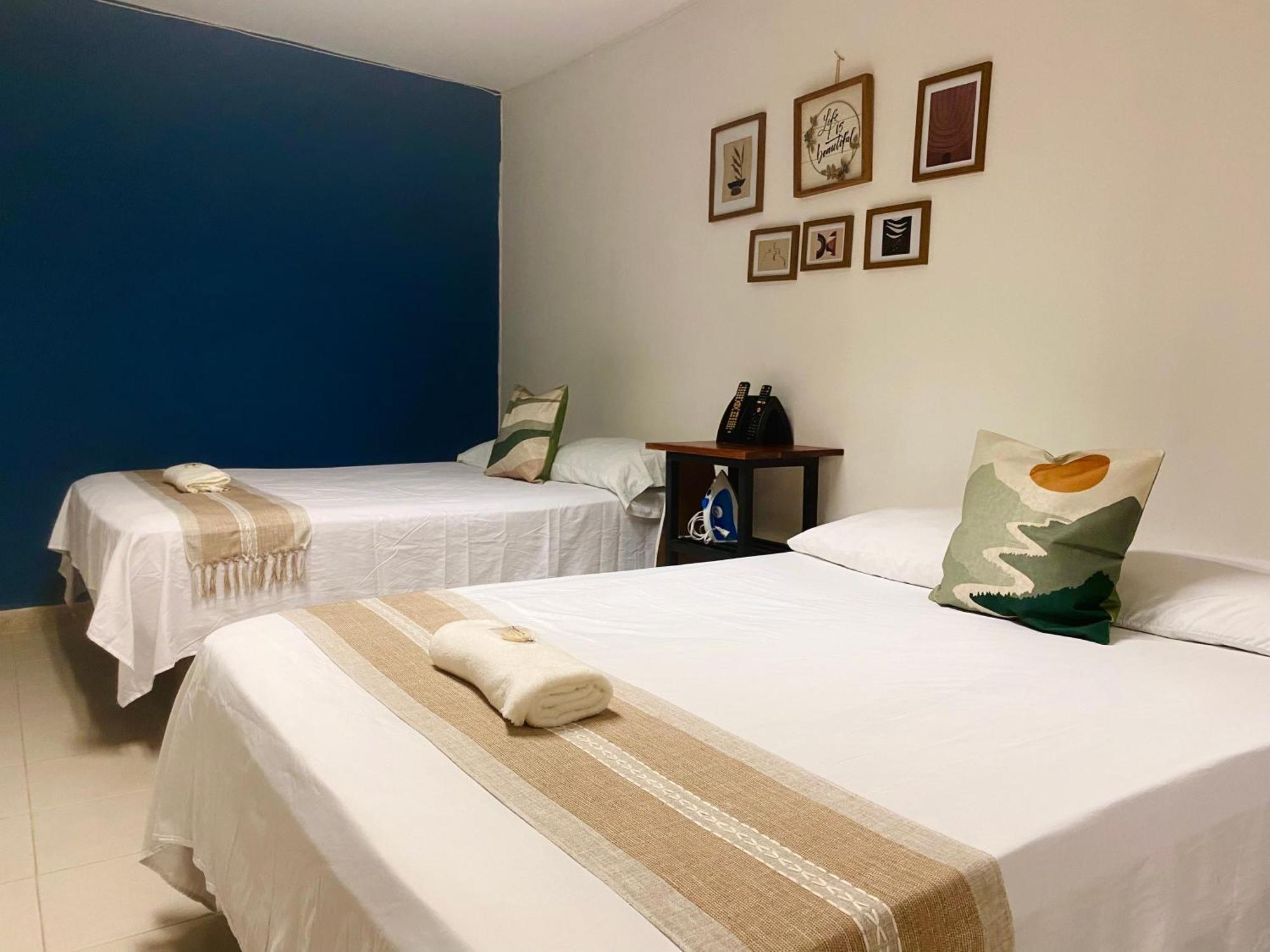 Hospedaje Aldana - Habitacion L E R D O En Zona Centro Tuxpan  Eksteriør billede